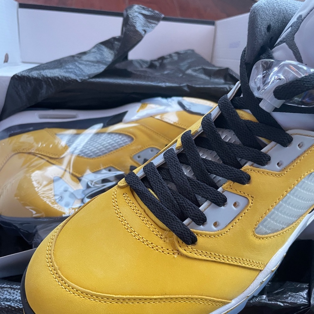 Men’s yellow air Jordan 5 retro size 10 - Picture 6 of 11